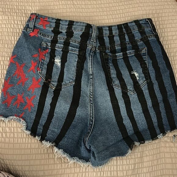 Birds of Prey Harley Quinn Denim Star-Patterned Women's Shorts - Picture 5 of 8